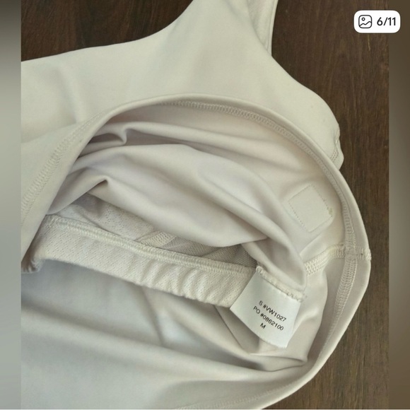 Vuori Daily Crop Tank White - Medium - Picture 5 of 6